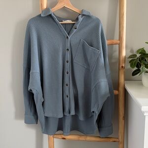 Carly Jean Los Angeles Blue Waffle Long Sleeve Top Sz Medium